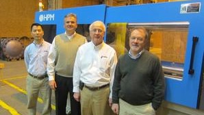 第一臺(tái)中國(guó)制造的HPM注塑機(jī)送達(dá)美國(guó)客戶