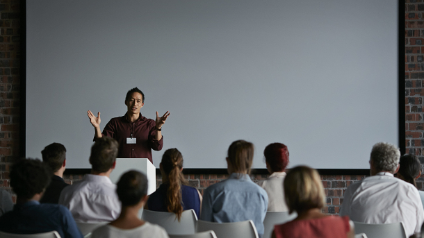 高速包裝成型系統(tǒng) 助力海外客戶生產(chǎn)塑料容器